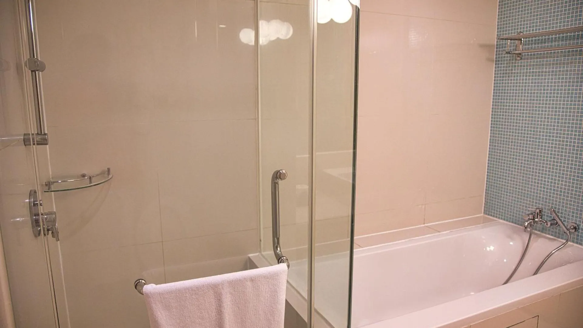 Premium Cozy Cormar Suite 5 Minutes Walk To Suria Klcc Kuala Lumpur 0*,